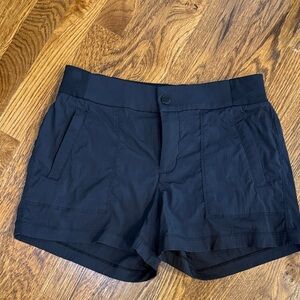 Last chance! Athleta Women's Trekkie Shorts Black size 4